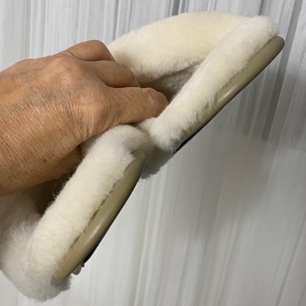 NWOT!! Cozy Women's Blue and White Wool/Suede Slippers Made in Canada 🇨🇦 - Picture 10 of 12